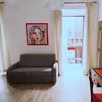 Domus Vetriera